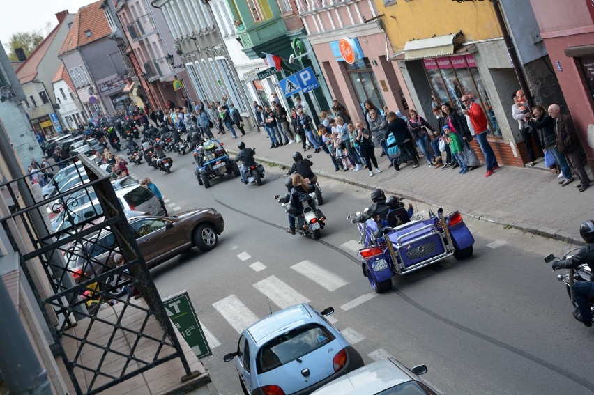 Parada motocykli ulicami Międzychodu