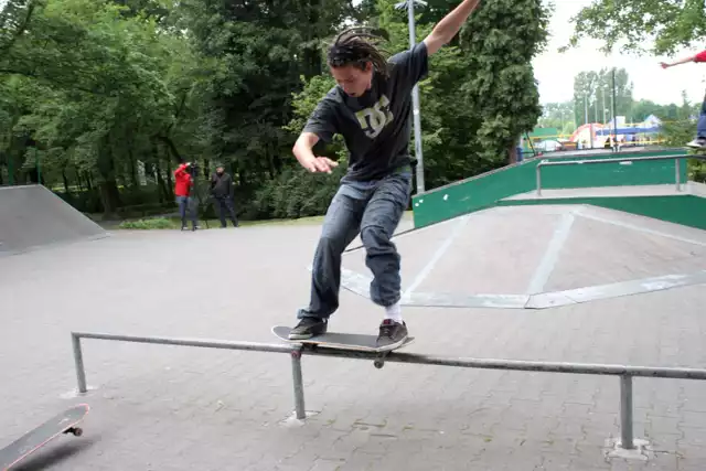 Zawody skateboardowe we Wrześni.