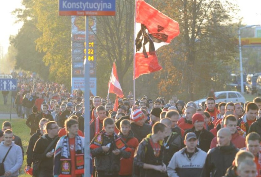 Konie, drony, śmigłowce i policyjni "tajniacy", czyli derby w Łodzi! Tak było cztery lata temu ZDJĘCIA