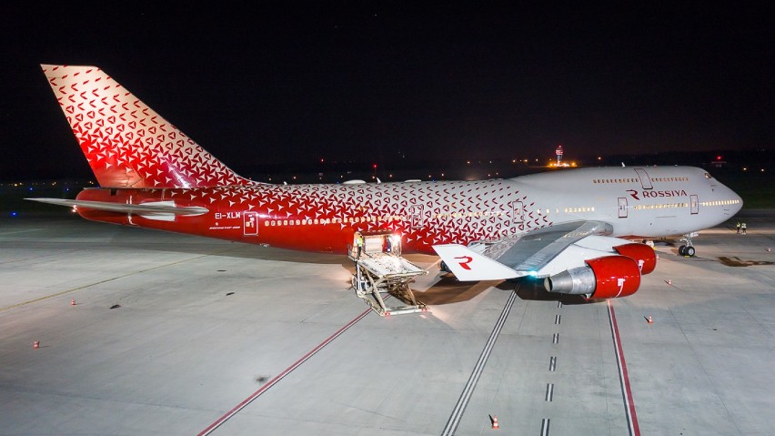 Jumbo jet w Pyrzowicach! [ZDJĘCIA] Jeden z największych samolotów świata lądował na lotnisku Katowice Airport