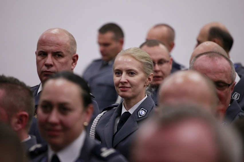 Uroczysta zbiórka wielkopolskich policjantów. Nowi funkcjonariusze złożyli ślubowanie! 