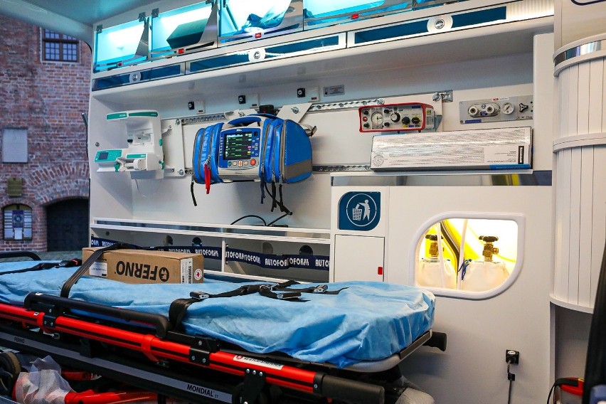 O cztery nowe ambulanse powiększyła się flota karetek Wojewódzkiej Stacji Pogotowia Ratunkowego