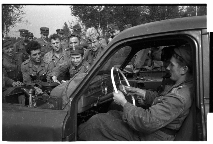 Tak wyglądał pobór do wojska w 1961 roku w Żaganiu!...