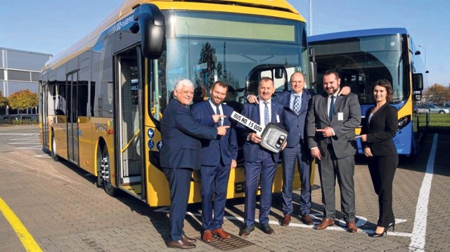 Jeden z autobusów odebranych dziś przez władze Koszalina to 15-tysięczny pojazd wyprodukowany przez wrocławską fabrykę Volvo