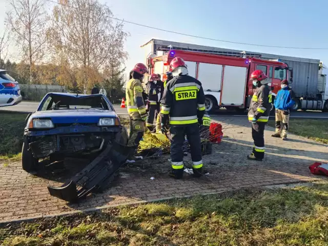 Wieluń. Wypadek w Dąbrowie, jedna osoba poszkodowana