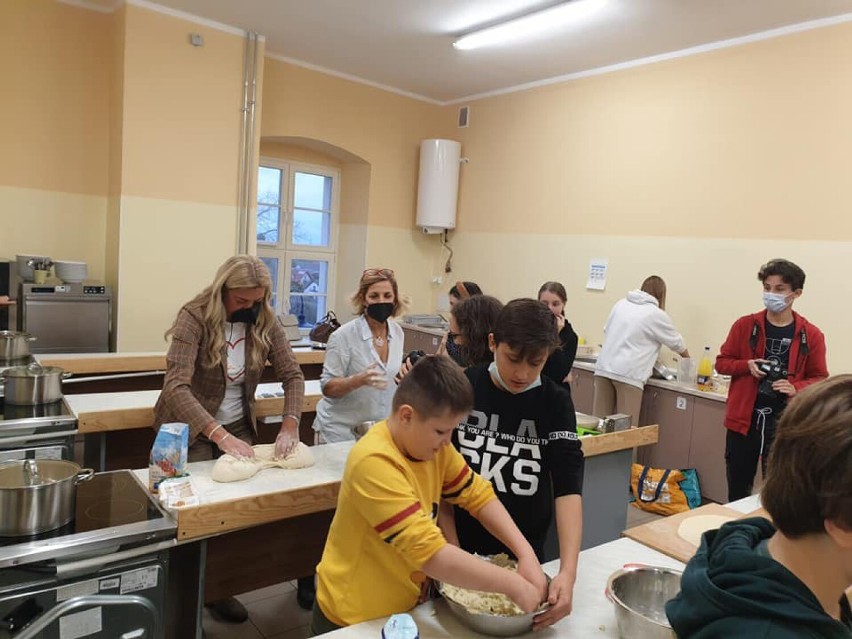 Społeczną Szkołę Podstawową w Kwidzynie odwiedzili nauczyciele i uczniowie z Włoch i Rumunii [ZDJĘCIA]