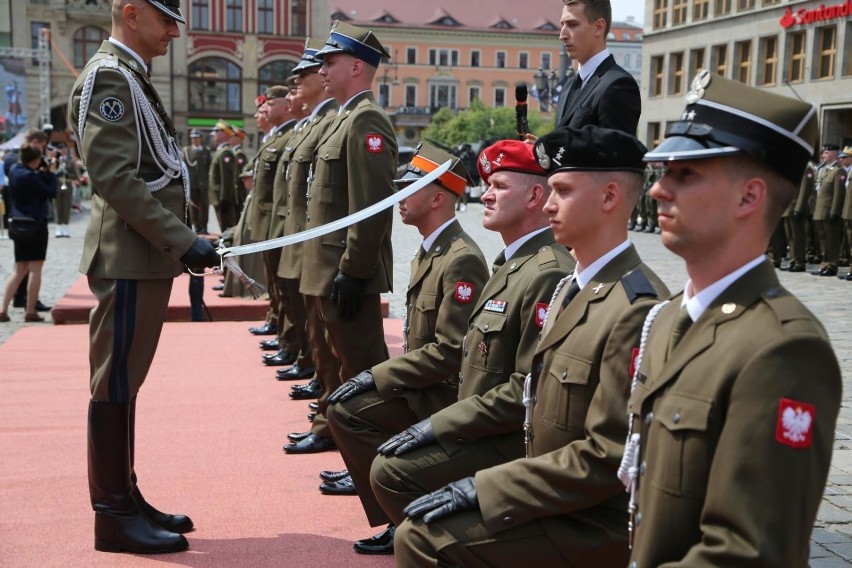 Wrocław. Oto 260 nowych oficerów. Wśród nich 22 panie. Zobacz zdjęcia