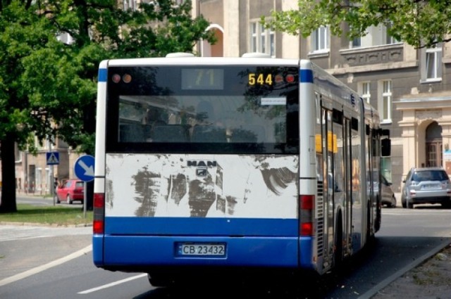 W związku z akcją policji, która ma miejsce w sądzie przy ul. ...