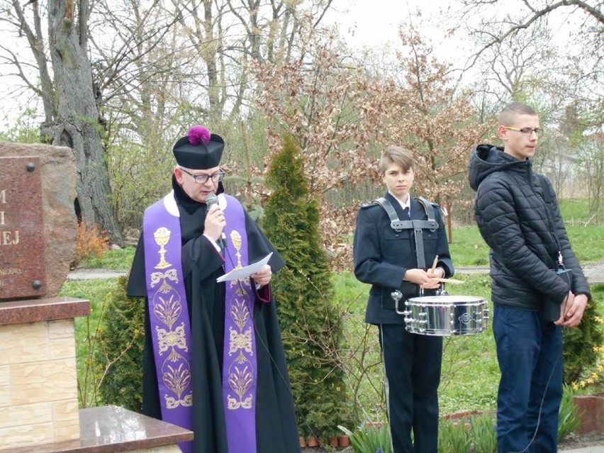 Dzień Pamięci Ofiar Zbrodni Katyńskiej na Placu Dębów...