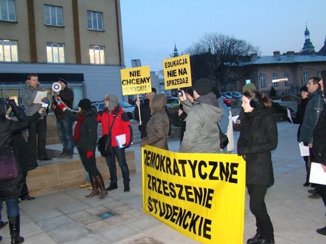 Demonstracja studentów w Kielcach