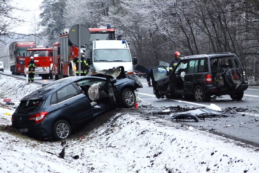 Zderzenie 5 aut na trasie Ryki - Żyrzyn. 8 osób rannych
