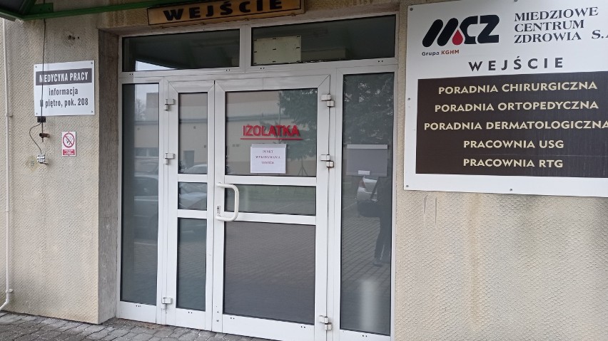W Głogowie, w tym w MCZ, ruszyły szczepienia grupy 80+ -
