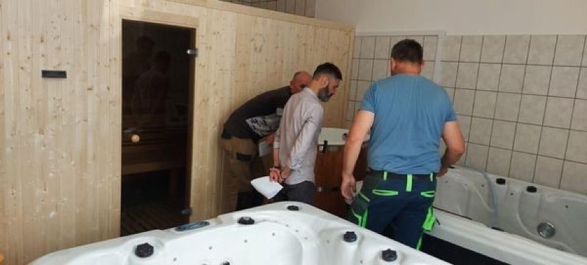 Nowiutka strefa spa na legnickim stadionie dla piłkarzy Miedzi Legnica. Będą mogli korzystać z jacuzzi, sauny i balii z zimną wodą