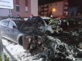 Pożar siedmiu samochodów w Gronowie. Trwa szacowanie strat [ZDJĘCIA]