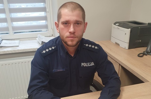 Aspirant sztabowy Krystian Piekarski, z Komisariatu Policji w Chełmku, uratował życie człowieka.