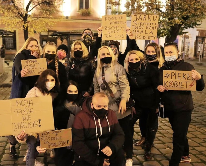 Tłumy na spacerze w Świdnicy, w środę kolejny dzień protestów kobiet!