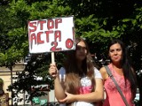 Szczecin. "Stop cenzurze internetu!" Protest na placu Lotników [ZDJĘCIA, WIDEO] 