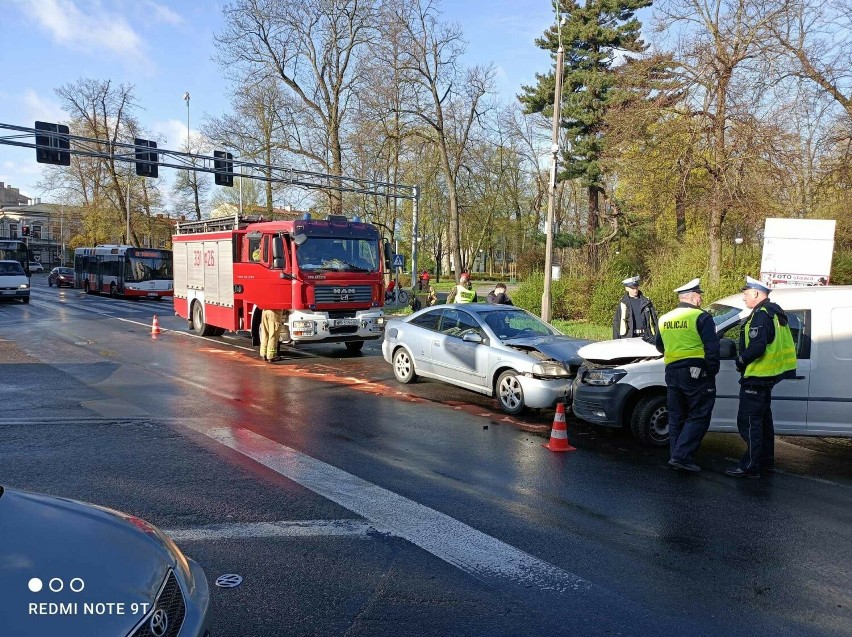 Miejsce wypadku na skrzyżowaniu w Radomiu.