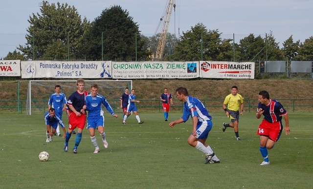 W klubie działają trzy sekcje sportowe - podnoszenia ciężarów, zapasów i piłki nożnej. Zdecydowanie najdroższe jest utrzymanie drużyn piłkarskich (jest ich najwięcej). Na samych seniorów grających w IV lidze potrzeba miesięcznie około 6 tys. zł. (m.in. wyjazdy na mecze, pensja trenera, premie dla zawodników). Do tego dochodzą koszty związane z drużynami juniorskimi. LKS ma ich pięć.