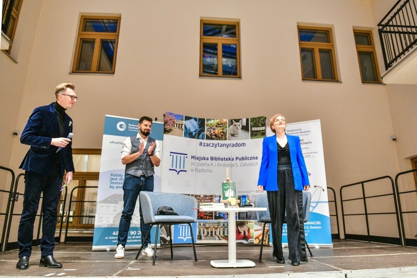 Spotkanie z Natalią de Barbaro w Kamienicy Deskurów okazało się hitem frekwencyjnym Miejskiej Biblioteki Publicznej w Radomiu  