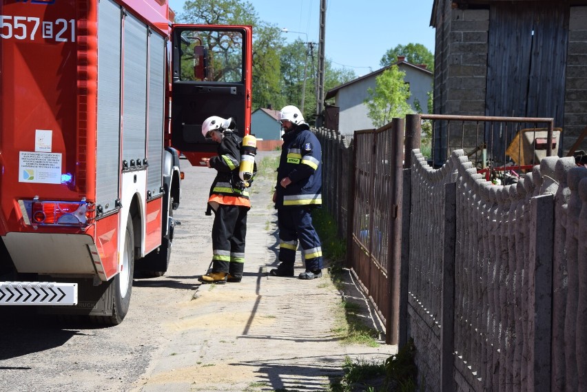 Pożar domu w Strobinie. Zapaliła się instalacja elektryczna ZDJĘCIA