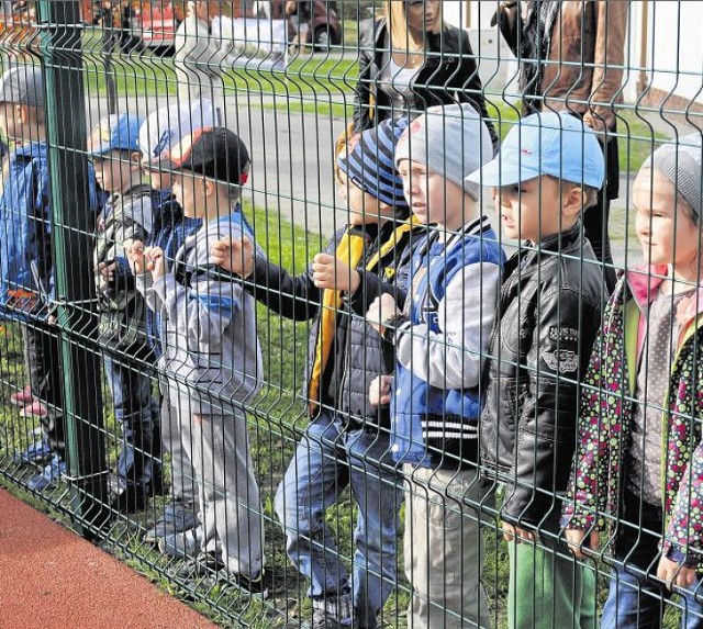 Co mają boiska wspólnego z Balatonem? A to, że są obok siebie. W ...