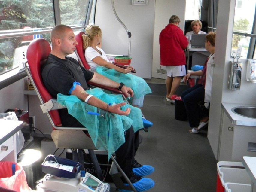 Bydgoszcz: Policjanci oddali ponad 8 litrów krwi [ZDJĘCIA]