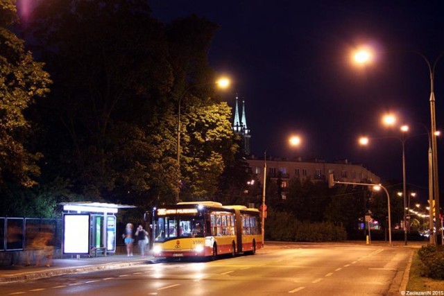 Wraca imprezowy autobus. Z bulwarów wiślanych wrócimy linią 385