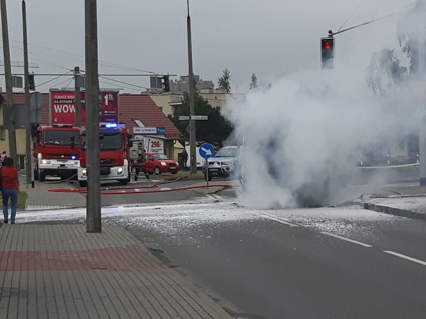 Pożar autobusu MZK w Opolu na skrzyżowaniu Witosa,...
