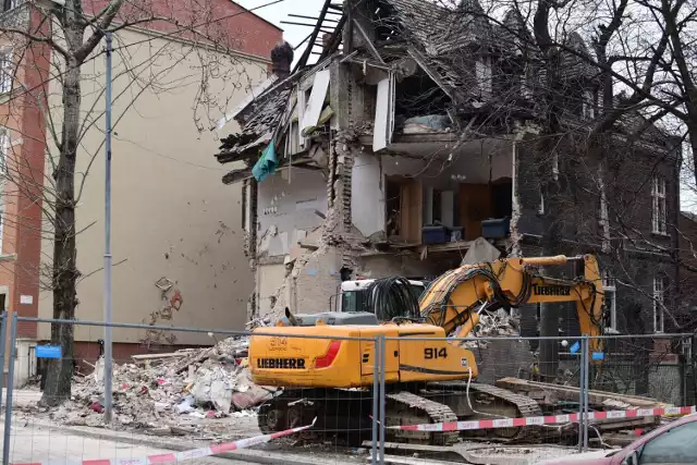 Eksplozja gazu w Szopienicach

Zobacz kolejne zdjęcia. Przesuwaj zdjęcia w prawo - naciśnij strzałkę lub przycisk NASTĘPNE