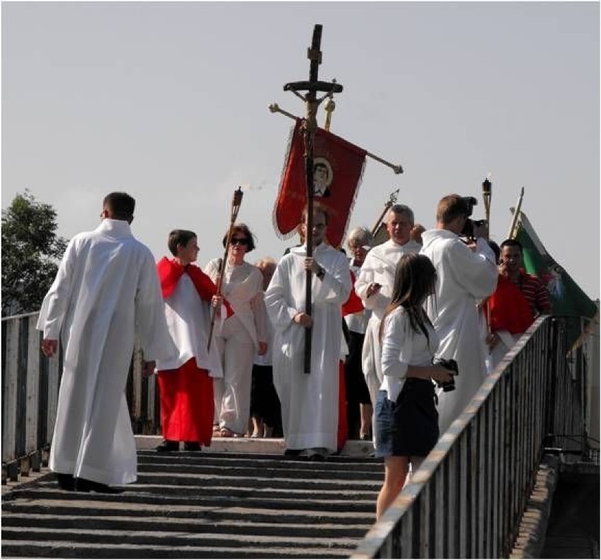 Obraz Matki Bożej Częstochowskiej na ulicach osiedla...