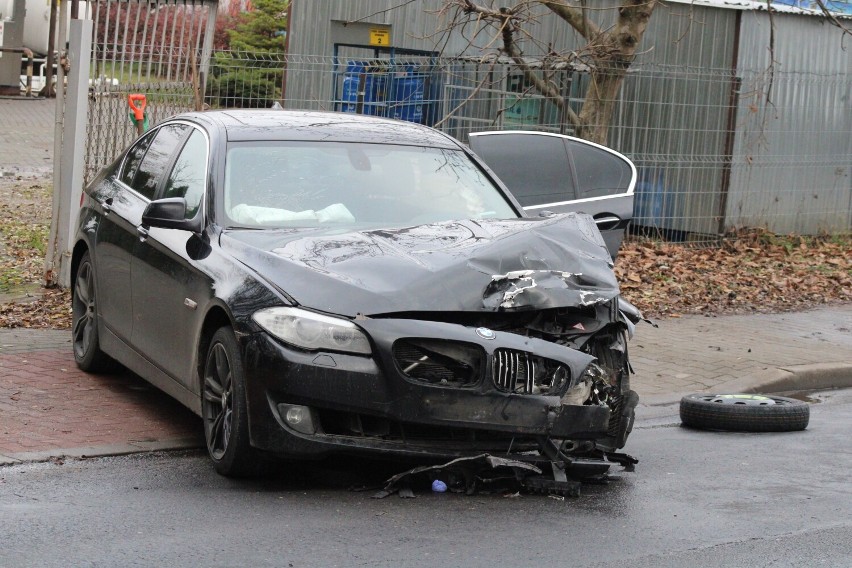 Wypadek na ul. Zagórowskiej w Koninie. Kierowca uciekł, ale wrócił. Jedna osoba poszkodowana