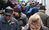 Bazary w Kielcach oblężone przed świętami! Co ludzie kupowali w piątek, 15 grudnia? Zobaczcie zdjęcia