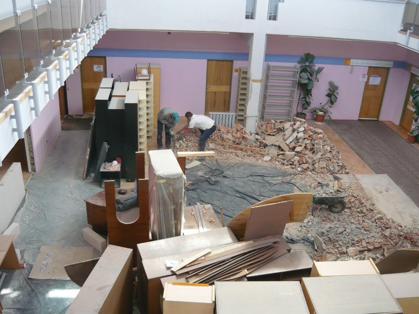 Biblioteka w Rybniku: remont w placówce idzie pełną parą.