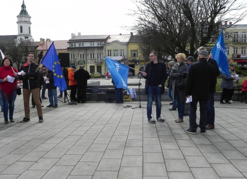 Zgromadzenie zorganizowane przez ostrowiecki Komitet Obrony...