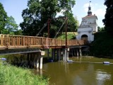  Roboty przy moście zwodzonym i budowie chodnika na ulicy Garczyńskich w Zbąszyniu. Zachodzące zmiany [Zdjęcia]