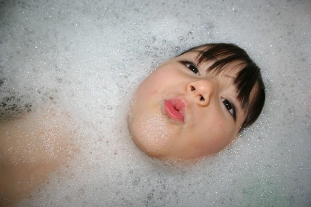 Ten produkt do kąpieli może uszkodzić wzrok twojego dziecka! Jest dostępny w wielu sklepach