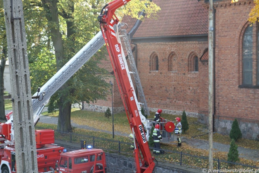 Pożar kościoła w powiecie aleksandrowskim. Ćwiczenia straży pożarnej [zdjęcia]