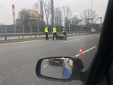 Wypadek motocyklisty na DTŚ w Zabrzu. Ruch w kierunku Katowic odbywa się jednym pasem