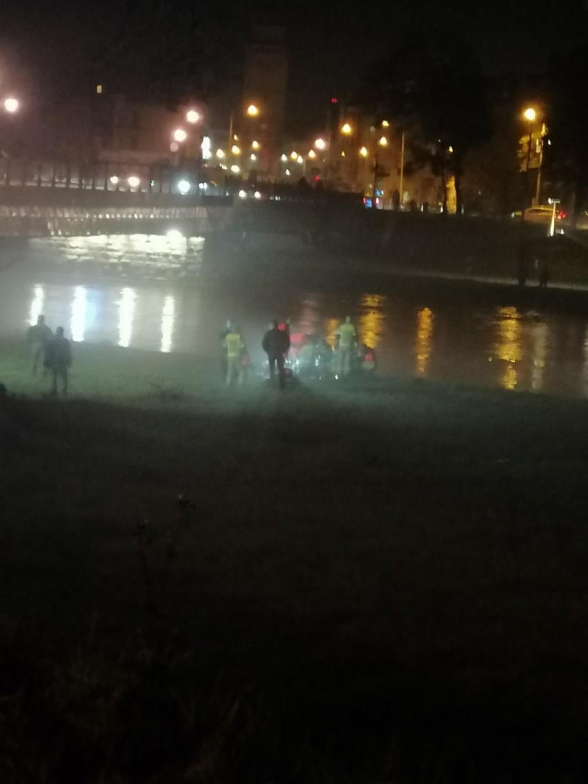 Tragedia przy moście Kościuszki w Nysie. W rzece utonął mężczyzna