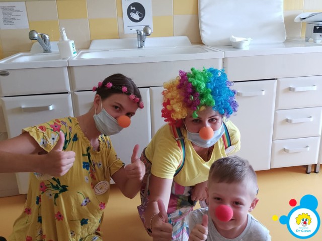 Wolontariusze Fundacji Dr Clown od 11 lat odwiedzają sieradzki szpital