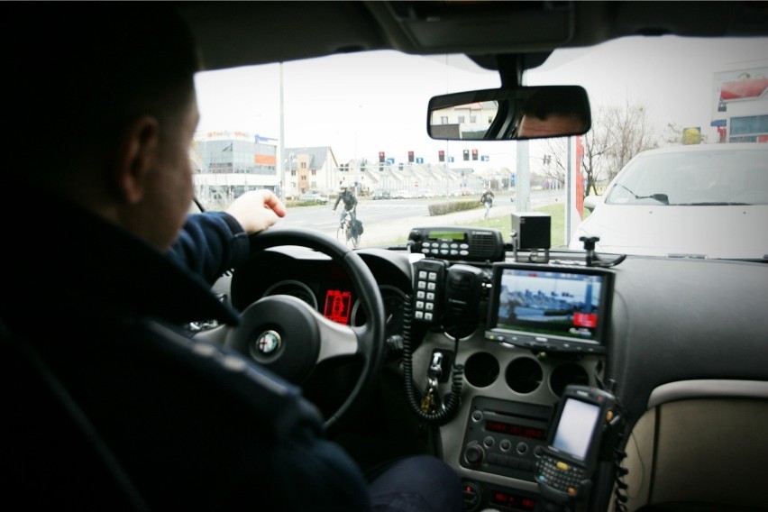 Pouczenie dla kierowcy ministra Brudzińskiego. Policja zapewnia: zwykli kierowcy też mogą liczyć na pouczenie