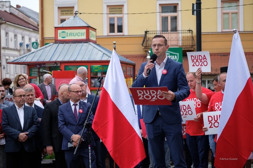 Wybory, Duda i LGBT. Gorąco na spotkaniu z Beatą Szydło w Tarnowie [ZDJĘCIA]