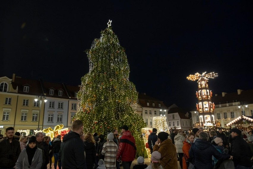 Po godzinie 16.30 rozbłysła świąteczna iluminacja i...