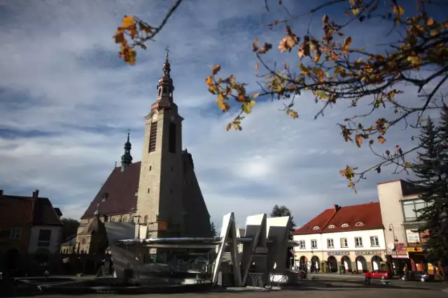 Sanktuarium Matki Boskiej Bolesnej w Limanowej jest nie tylko charakterystyczną budowlą dla miasta, ale centrum pielgrzymek