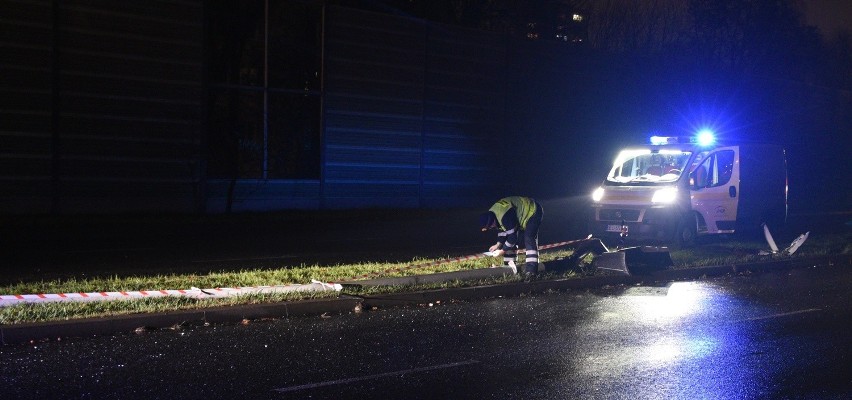 Wypadek na al. Jana Pawła II z udziałem trzech samochodów [ZDJĘCIA]