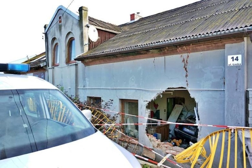 Konstantynów Łódzki. Zrujnowany przez odurzoną 23-latkę dom pod okiem ekspertów