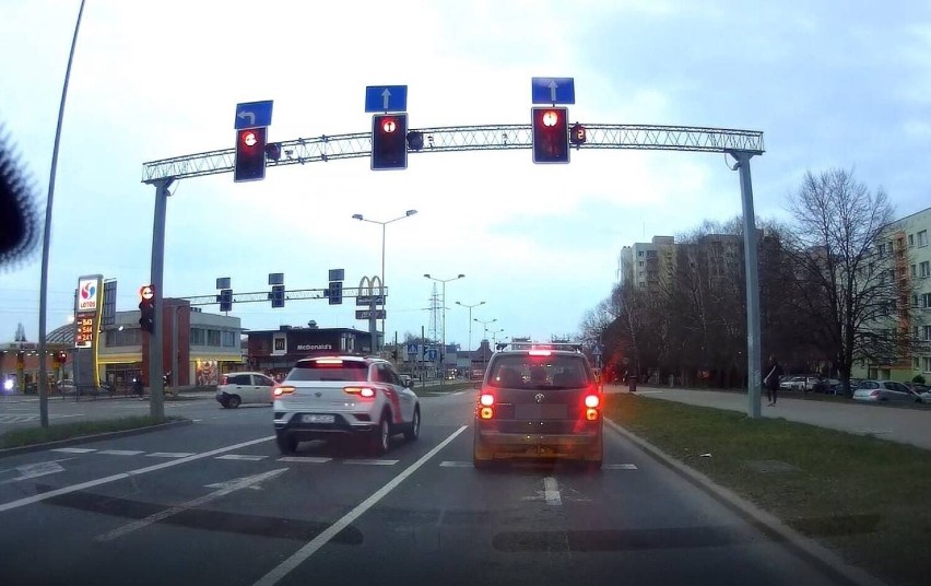 Tak na co dzień jeżdżą kierowcy w Szczecinie. Brawura i łamanie przepisów  [ZDJĘCIA, WIDEO]