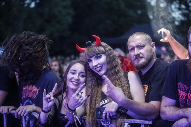 Zespół Luxtorpeda był gwiazdą Rockowej Nocy 2019 w Rzeszowie. Koncert odbył się w sobotę na rzeszowskich bulwarach. 

Wcześniej wystąpili finaliści tegorocznego konkursu dla młodych zespołów, grupy Royal Age i K.A.C., które wygrały podczas ubiegłorocznej edycji Rockowej Nocy oraz zespół MonstruM, który w tym roku obchodzi 25-lecie swojej działalności.