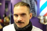 Movember w Poznaniu. O prostacie w salonie fryzjerskim [ZDJĘCIA]